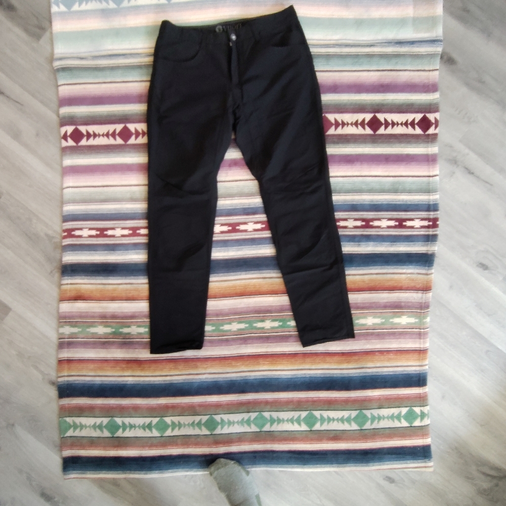 Vuori commuter pant size 33